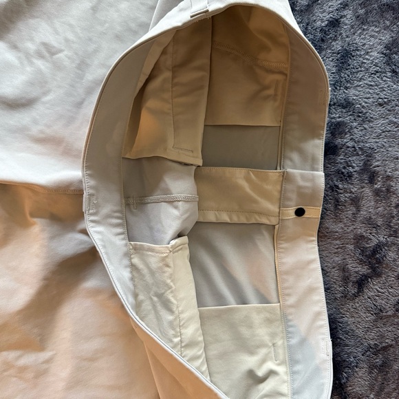 Lululemon Men’s Commission Short 7” Inseam 36” Waist - Picture 3 of 3